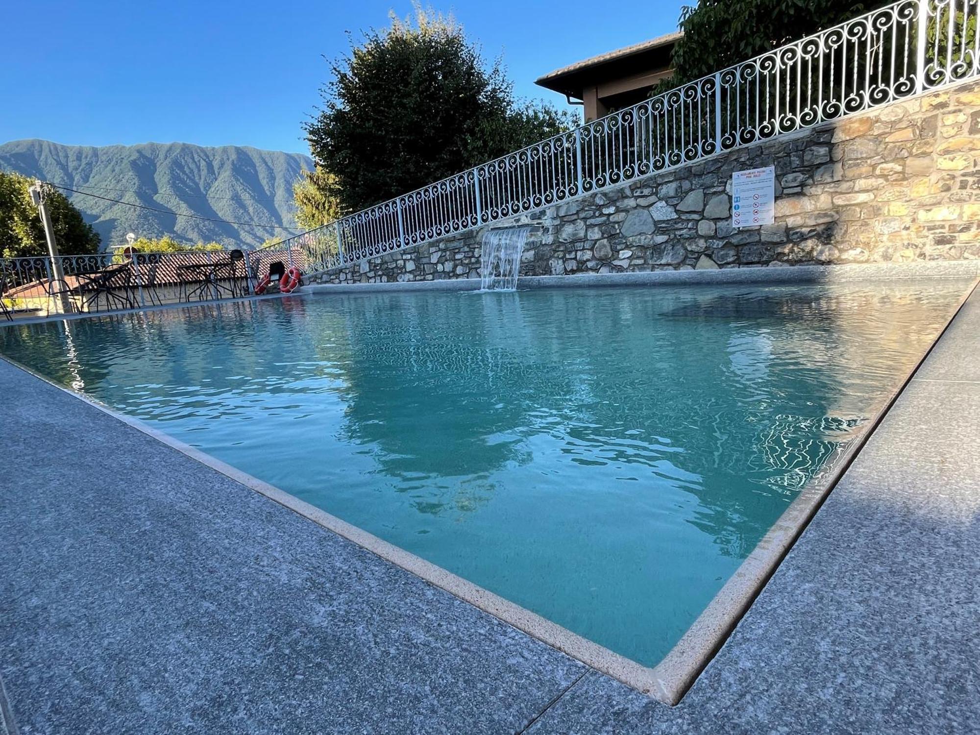 Hotel Lario Mezzegra Exteriör bild